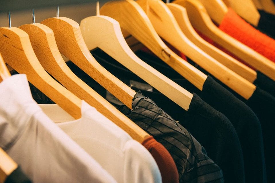 Jak kupować tanie ubrania?